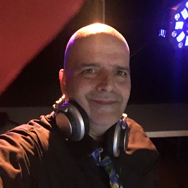 DJ Johnny Johnson - Wedding & Party Specialist