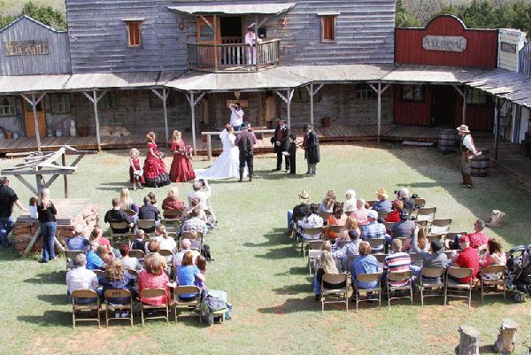 Rollins Creek Old West Town and Bed And Breakfast