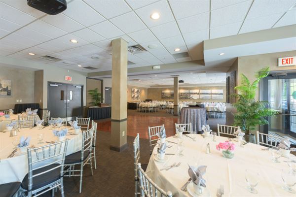 Curly's Grille & Banquet Center