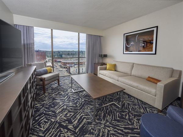 DoubleTree by Hilton Jamestown