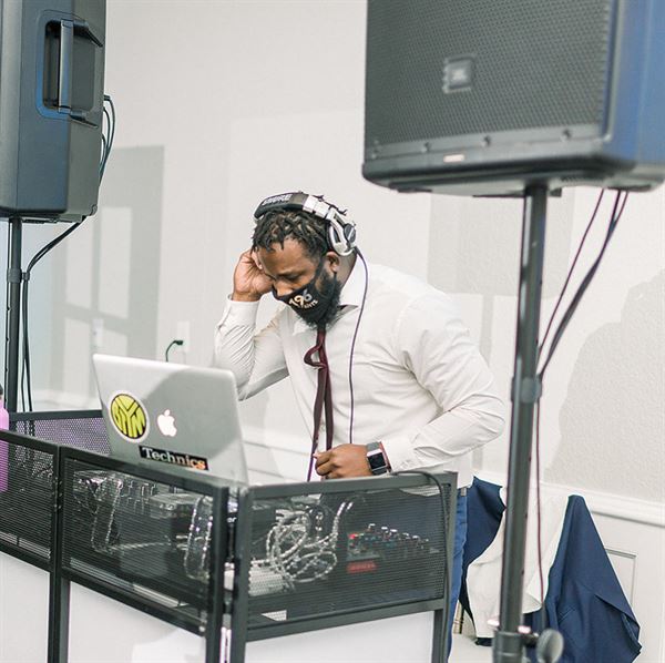 196 Events DJ & Photo Booth