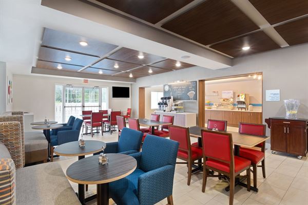 Holiday Inn Express & Suites Tavares Leesburg