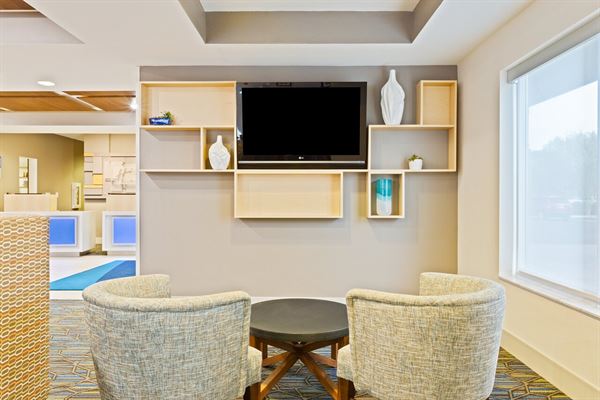 Holiday Inn Express & Suites Tavares Leesburg