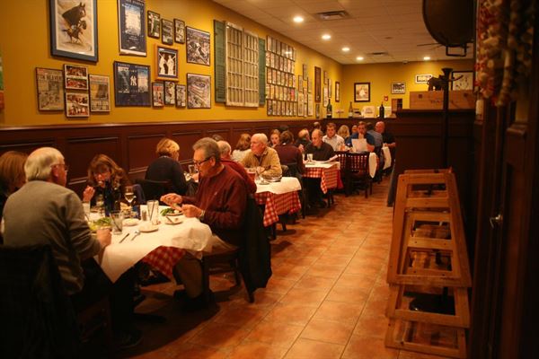 Augies Family Style Italian Restaurant & Bar