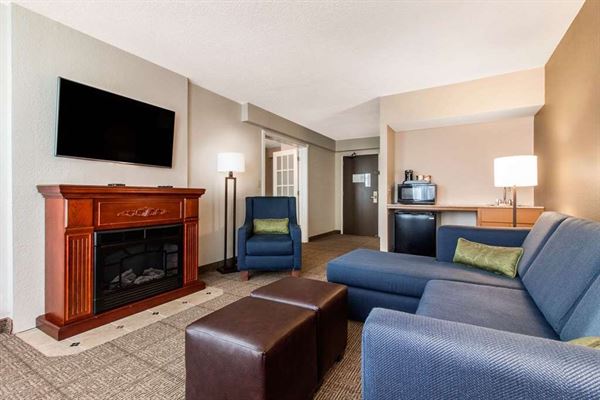 Comfort Inn & Suites Omaha Central