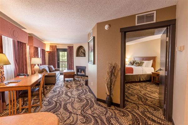 Elegante Lodge and Resort