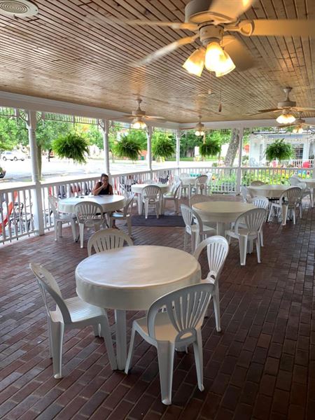 Blue Owl Restaurant & Bakery