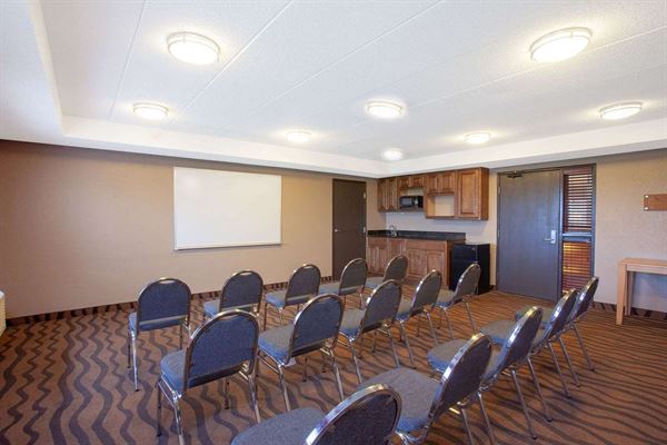 AmericInn Lodge & Suites Albert Lea