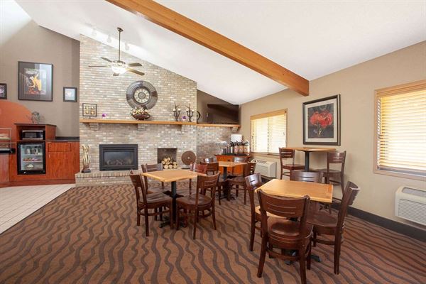 AmericInn Lodge & Suites Albert Lea