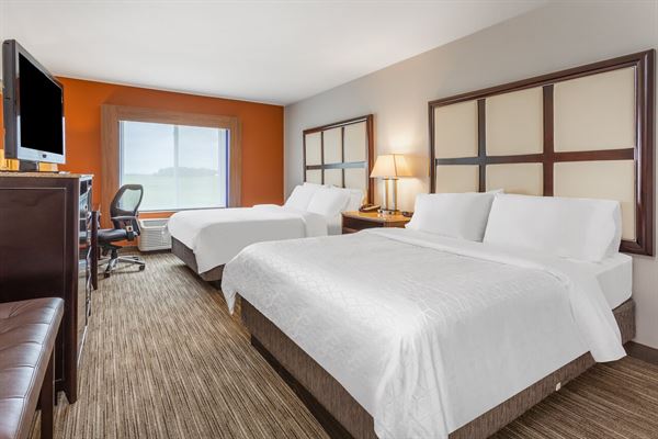 Holiday Inn Express & Suites Albert Lea - I-35