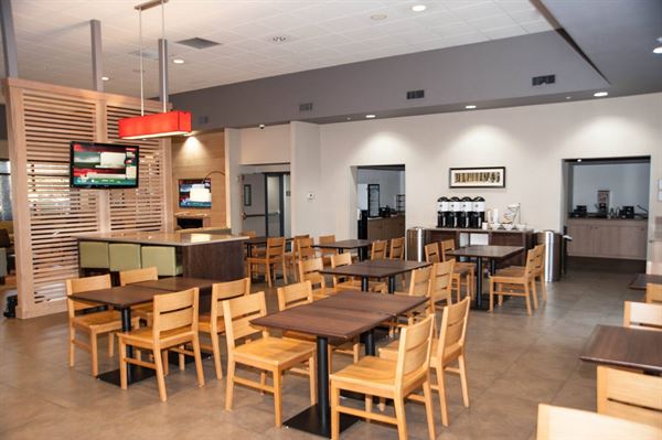 GreenTree Inn & Suites Phoenix Sky Harbor