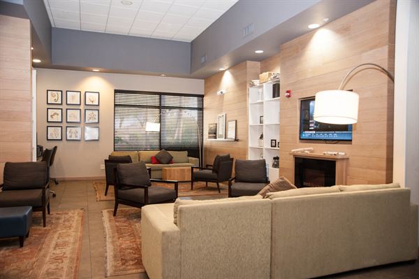 GreenTree Inn & Suites Phoenix Sky Harbor