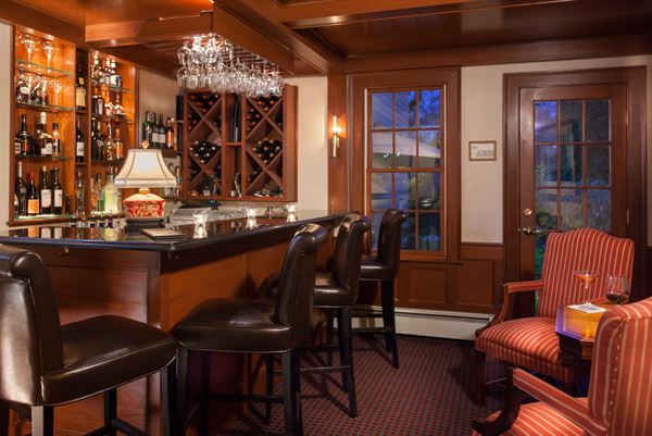 The Harbor Light Inn