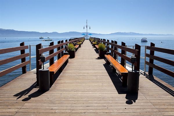 Gar Woods Grill & Pier Restaurant