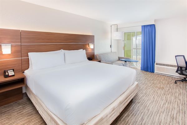 Holiday Inn Express Orange Beach-On The Beach