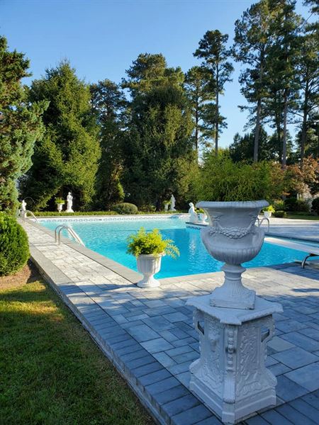 Glenward Gates Botanical Gardens