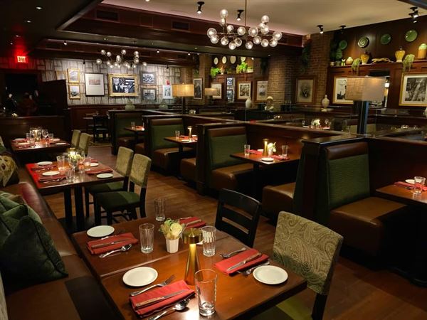 Joe's American Bar & Grill on the Waterfront