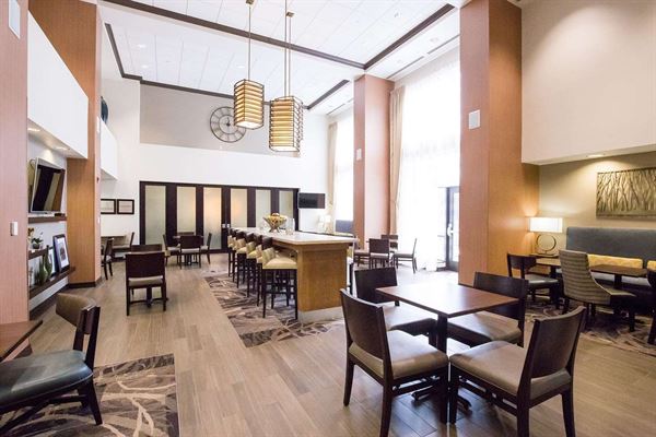Hampton Inn & Suites Pittsburgh/Harmarville