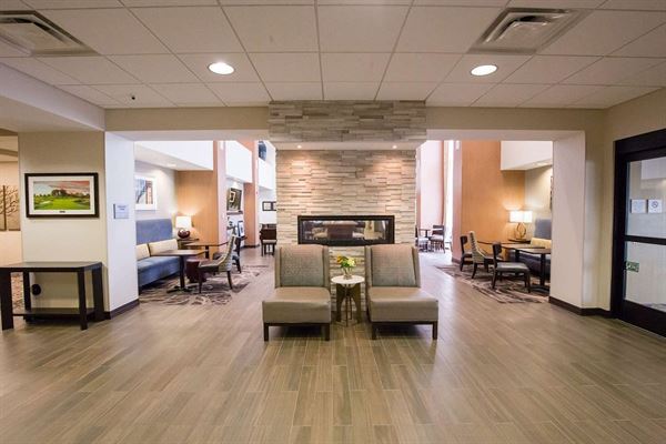 Hampton Inn & Suites Pittsburgh/Harmarville