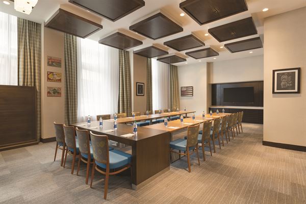 Hampton Inn & Suites Navy Yard