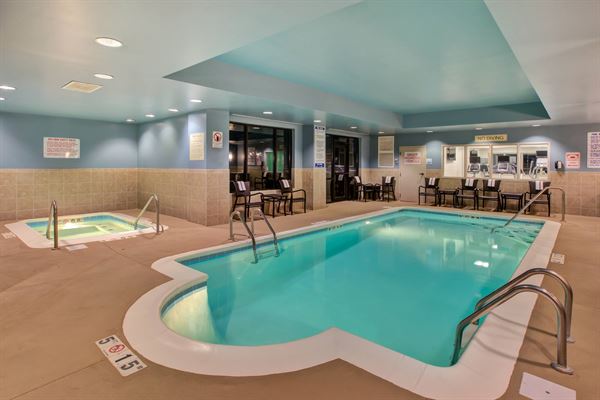 Holiday Inn Express & Suites Fort Wayne
