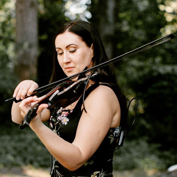 Lockyear_Music (One-Man-Ban Violinist with PA Sound System)