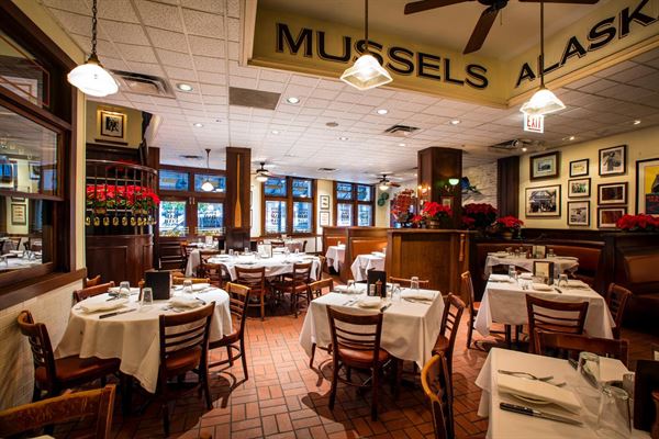 Hugo's Frog Bar & Fish House