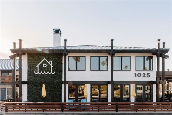 Lakehouse Hotel and Resort