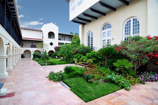 La Posada Hotel Suites