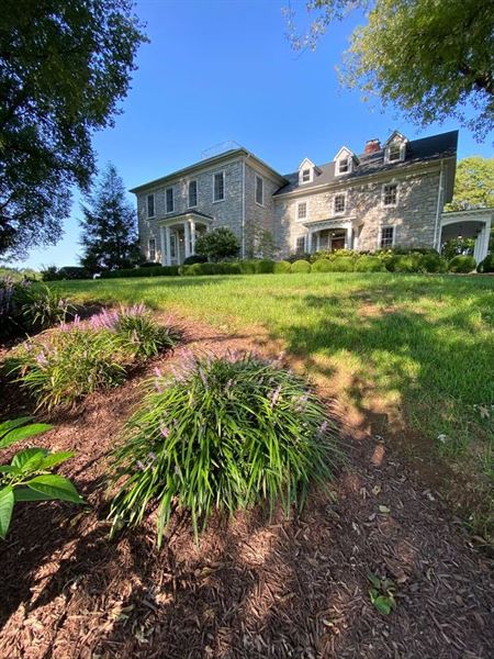 9030 Events at Rockland Estate