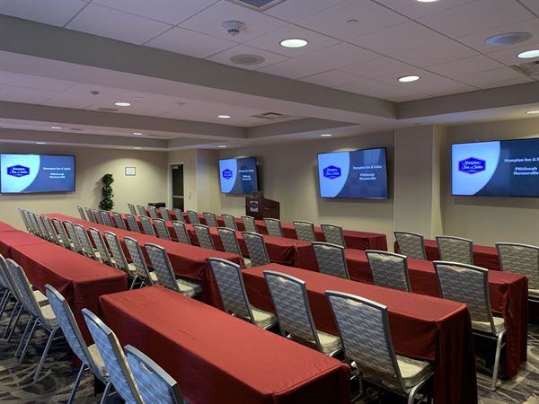 Hampton Inn & Suites Pittsburgh/Harmarville