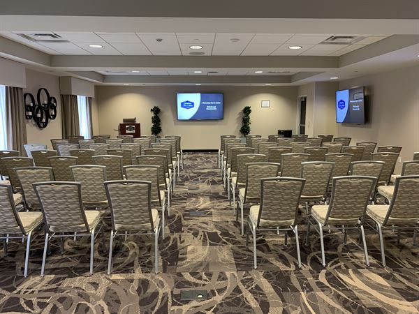 Hampton Inn & Suites Pittsburgh/Harmarville