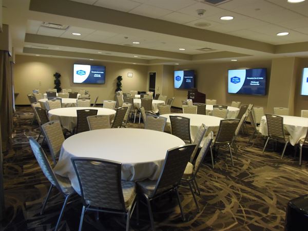 Hampton Inn & Suites Pittsburgh/Harmarville