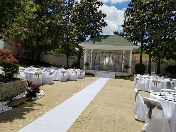 Quality Inn Fayetteville near Historic Downtown Square