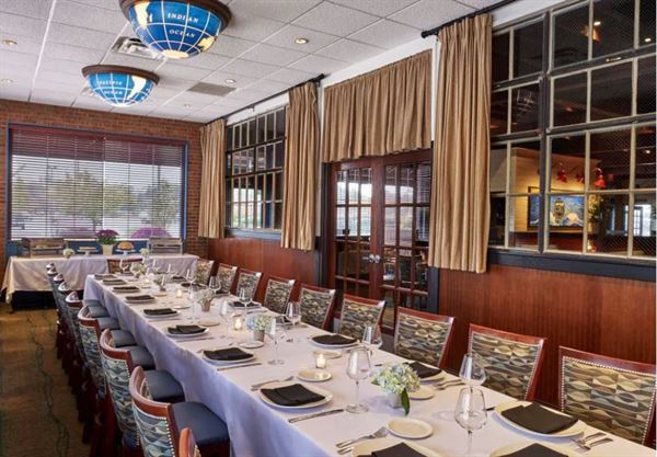 Mitchell's Fish Market - Lansing