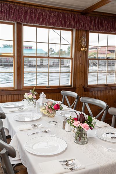 Barefoot Queen Riverboat