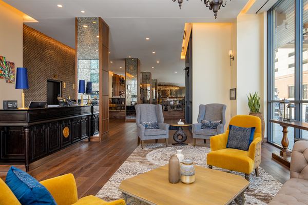 The Peregrine Hotel Omaha, Curio Collection by Hilton