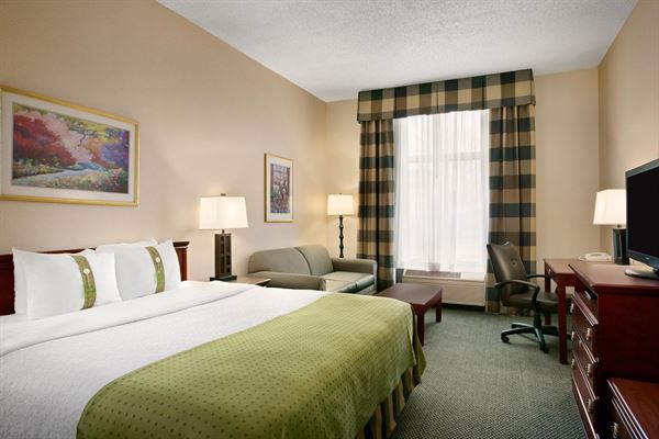 Aviator Hotel & Suites