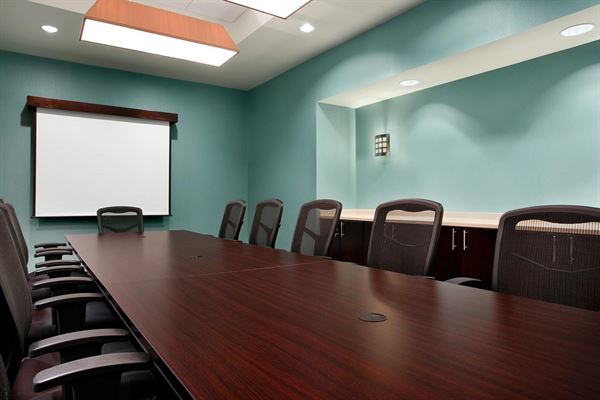 Aviator Hotel & Suites