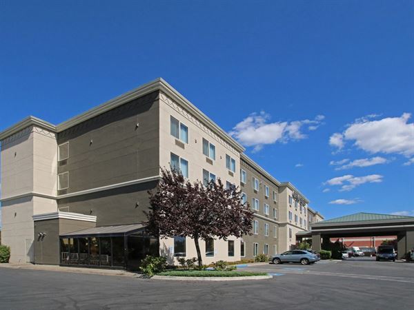 Oxford Suites - Spokane Valley