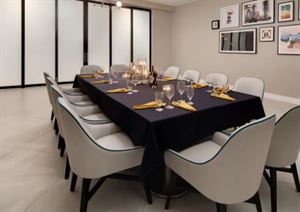 Red Oak Private Dining Room & Terrace