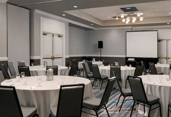 Embassy Suites by Hilton San Rafael-Marin County