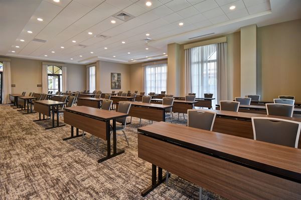Homewood Suites by Hilton Orlando at Flamingo Crossings Town Center