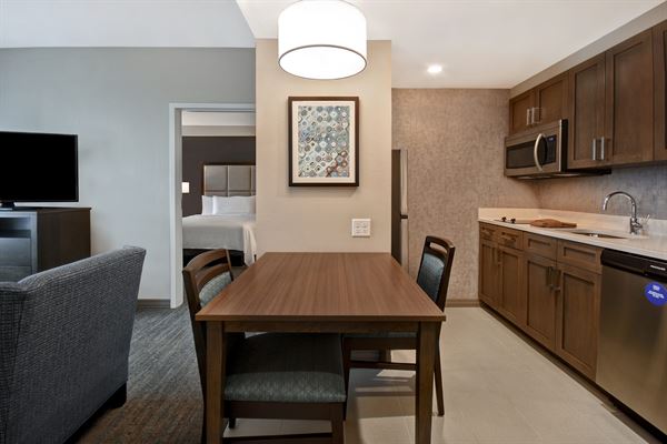Homewood Suites by Hilton Orlando at Flamingo Crossings Town Center