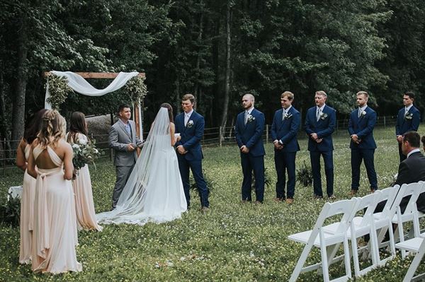 DelMonaco Winery & Vineyards