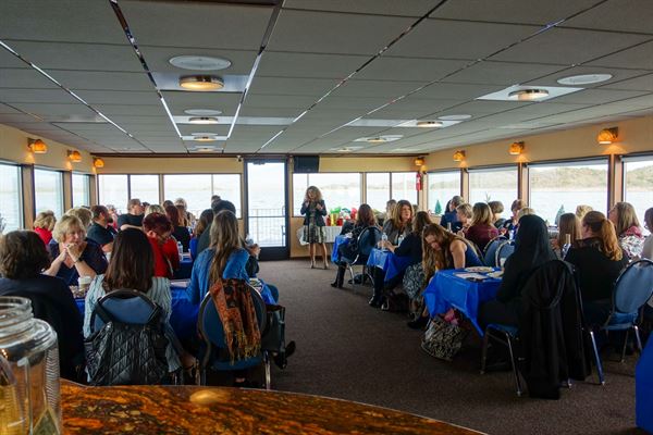 Lake Pleasant Cruises