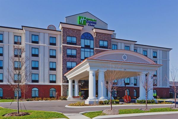 Holiday Inn Express & Suites Nashville-Opryland