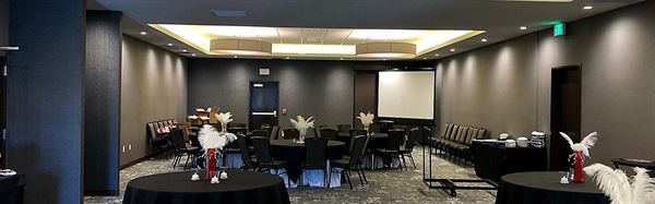 Holiday Inn & Suites