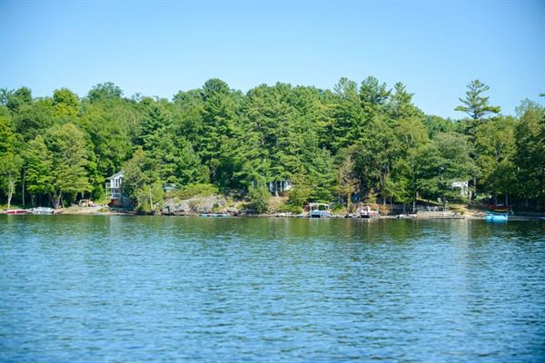 Bobs Lake Cottages & Escapes