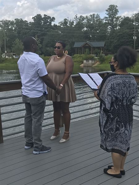 Leigh Services Notary Public & Wedding Officiants